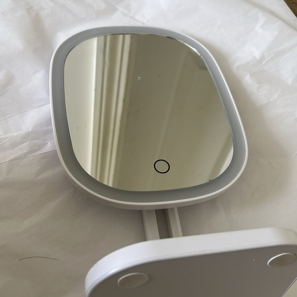 Impressions Vanity touch White LED Mirror - Picture 9 of 9